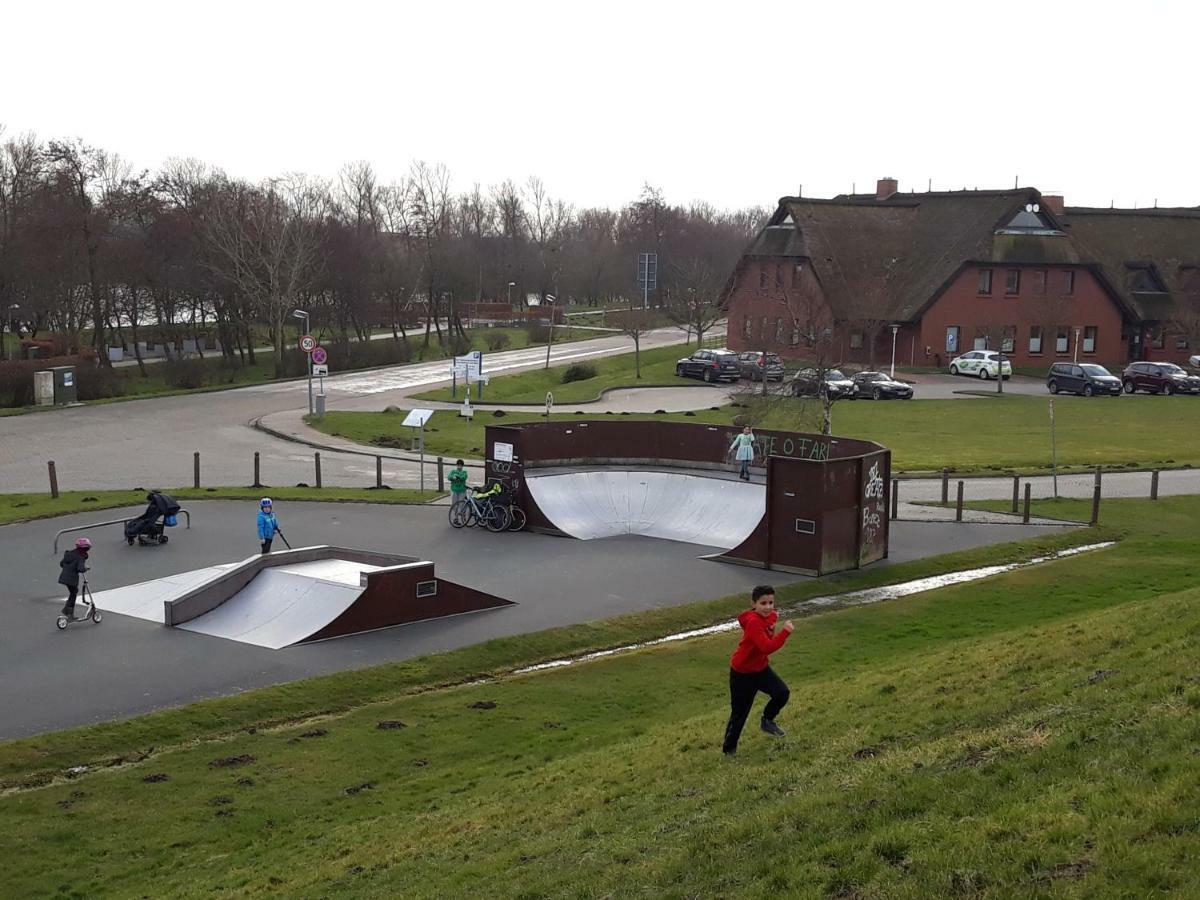 Familienurlaub In Ostfriesland Fuer Max 7 Pers In 2 Wohnungen, Auch Einzeln Wohnungen Utarp Bagian luar foto
